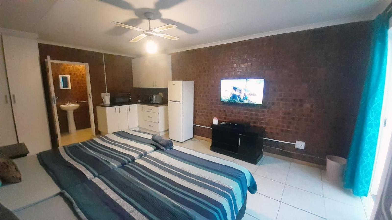 Cozy Hatfield Condo Pretoria Room photo